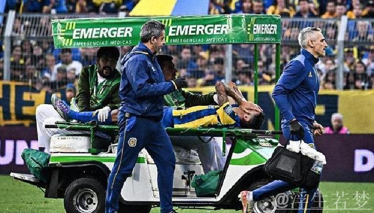 37岁迪马利亚18年后重返首秀:一场比赛三度落泪,四万球迷致敬 37岁迪马利亚18年后重返首秀:一场比赛三度落泪,四万球迷致敬