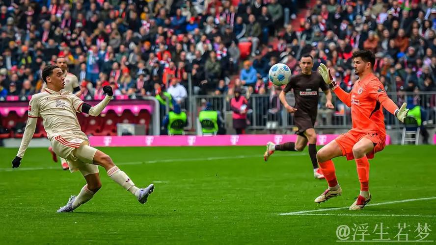 第27轮拜仁险胜圣保利 3-2全场回顾